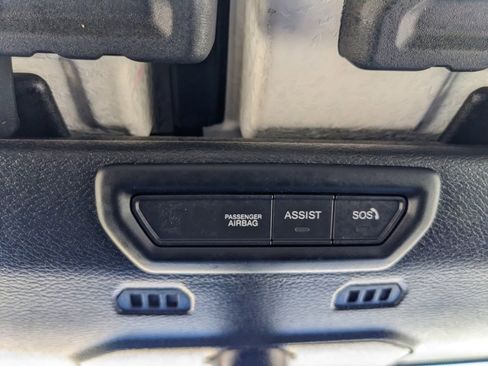 Used 2023 Jeep Gladiator Rubicon w/ Cold Weather Group image 58