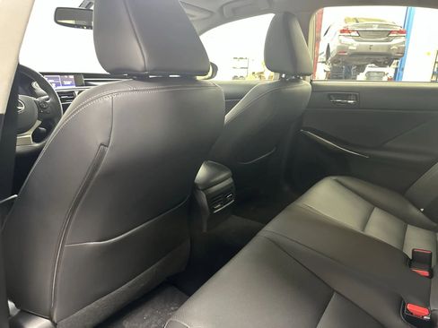 Used 2014 Lexus IS 350 w/ Navigation Package image 26