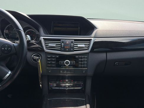 Used 2010 Mercedes-Benz E 350 Sedan image 12