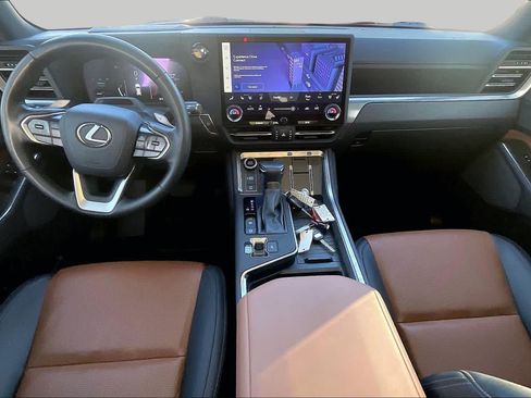 Used 2024 Lexus GX 550 w/ Accessory Package (Z1) AWD/4WD image 16