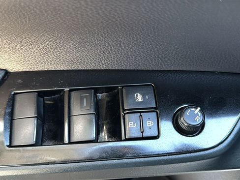 Used 2021 Toyota Prius Prime XLE FWD image 20