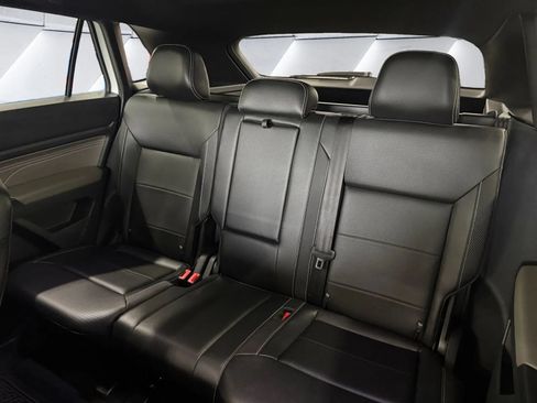 Used 2022 Volkswagen Atlas Cross Sport SEL R-Line AWD/4WD image 18