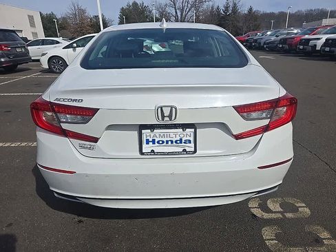 Used 2018 Honda Accord EX image 5
