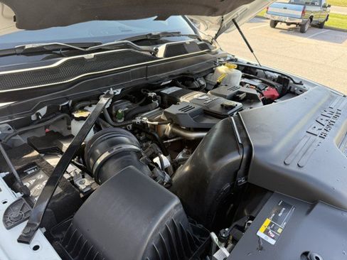 Used 2024 RAM 5500 Tradesman w/ Chrome Appearance Group AWD/4WD image 20