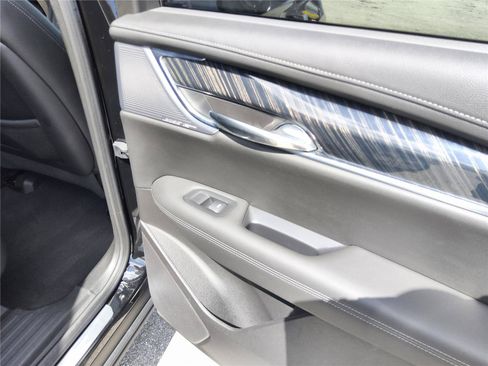 Used 2023 Cadillac XT6 Premium Luxury w/ Technology Package FWD image 26