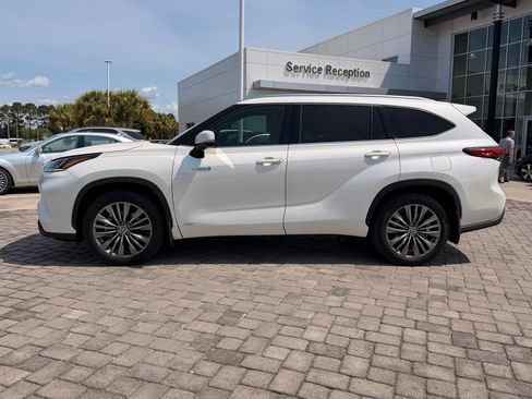 Used 2020 Toyota Highlander Platinum AWD/4WD image 12