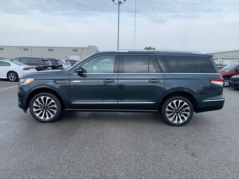 Used 2022 Lincoln Navigator L Reserve AWD/4WD image 3