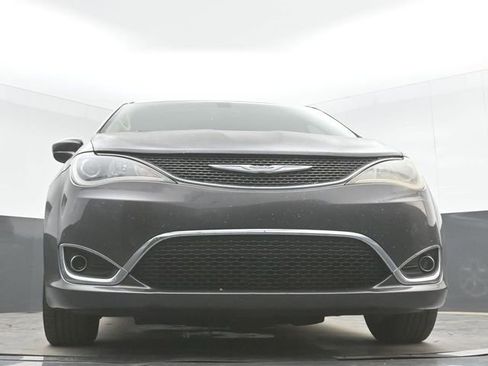 Used 2017 Chrysler Pacifica Touring-L Plus w/ Tire & Wheel Group FWD image 28