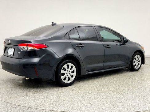 Used 2025 Toyota Corolla LE image 5