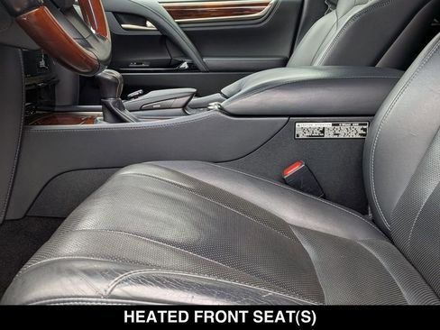 Used 2019 Lexus LX 570 4WD w/ Luxury Package image 19