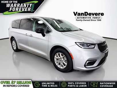 Used 2024 Chrysler Pacifica Touring-L