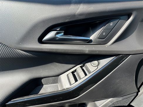 New 2026 Chevrolet Equinox LT image 11