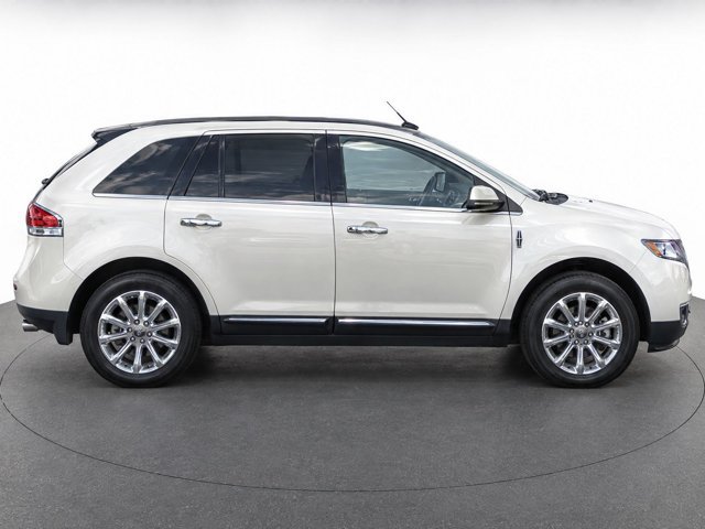 Used 2015 Lincoln MKX AWD w/ Equipment Group 102A image 8