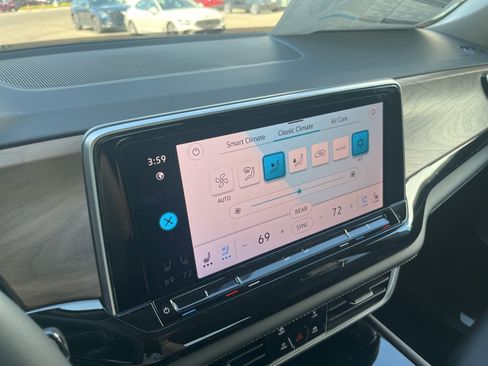 New 2026 Volkswagen Atlas SE FWD image 21