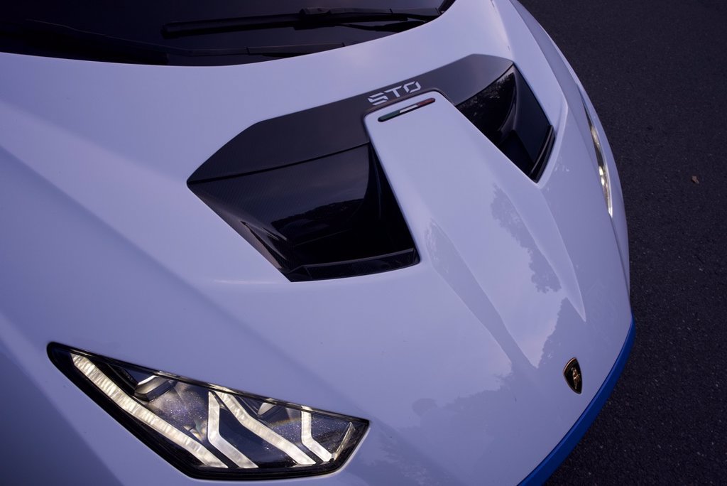 Used 2022 Lamborghini Huracan STO RWD image 22