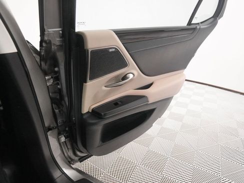 Used 2020 Lexus ES 300h w/ Premium Package image 17