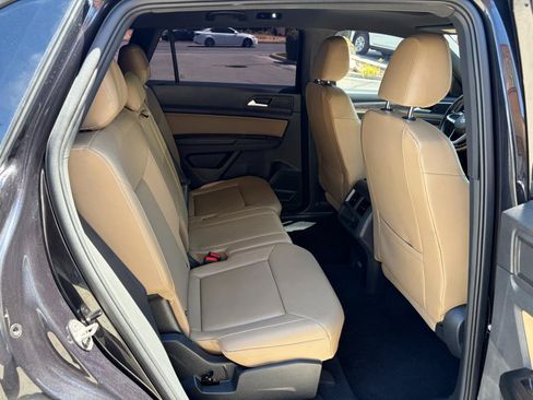 Used 2020 Volkswagen Atlas Cross Sport SE w/ Panoramic Sunroof Package AWD/4WD image 7