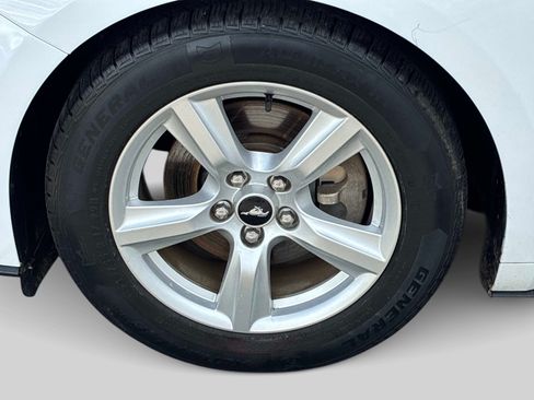 Used 2019 Ford Mustang Coupe RWD image 13