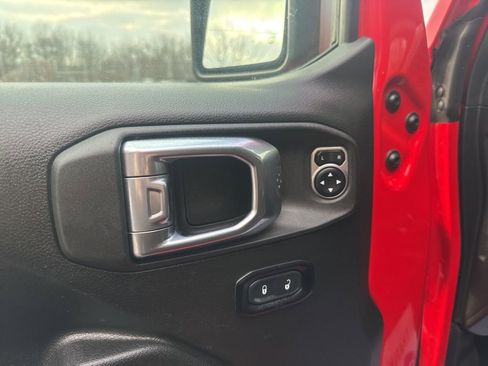 Used 2024 Jeep Wrangler Unlimited Rubicon 4xe AWD/4WD image 14