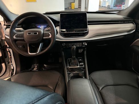 Used 2025 Jeep Compass Limited AWD/4WD image 33