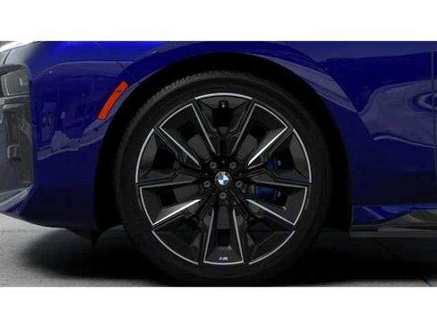 New 2026 BMW i7 xDrive60 w/ Executive Package AWD/4WD image 7