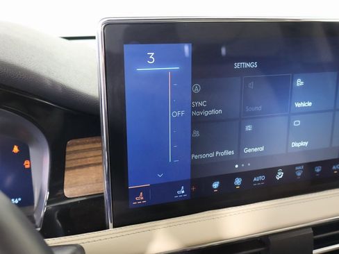 Certified 2025 Lincoln Corsair Reserve w/ Equipment Group 202A image 7