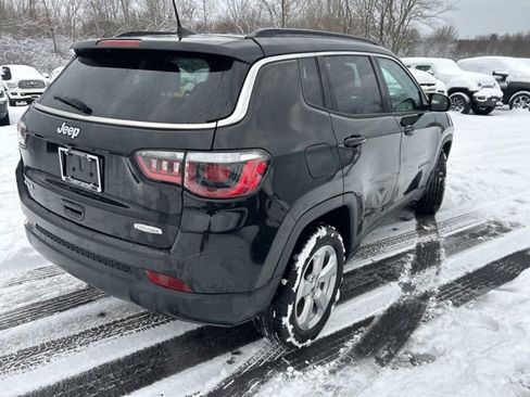 Used 2019 Jeep Compass Latitude w/ Popular Equipment Group AWD/4WD image 7