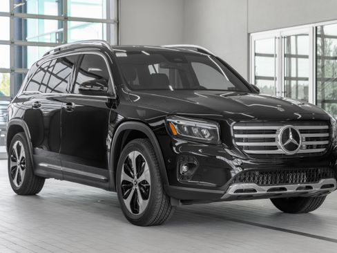 Used 2024 Mercedes-Benz GLB 250 GLB 250 w/ Exclusive Package image 21