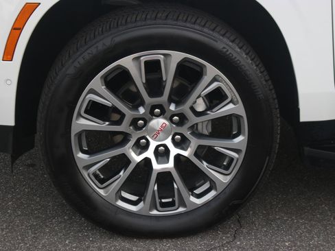 Used 2025 GMC Yukon XL Denali image 45