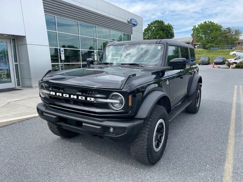 Used 2023 Ford Bronco Outer Banks w/ Sasquatch Package AWD/4WD image 2