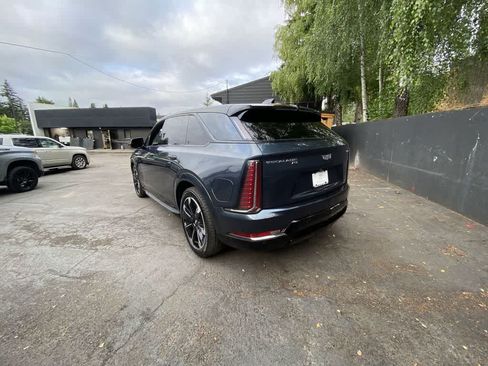 Certified 2025 Cadillac Escalade IQ Sport 1 w/ Smart Trailering package AWD/4WD image 4