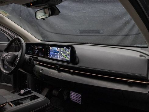 Used 2023 Nissan Ariya FWD image 14