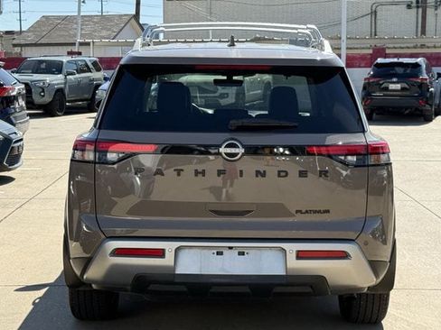 Used 2024 Nissan Pathfinder Platinum w/ Lighting Package (N93) FWD image 5