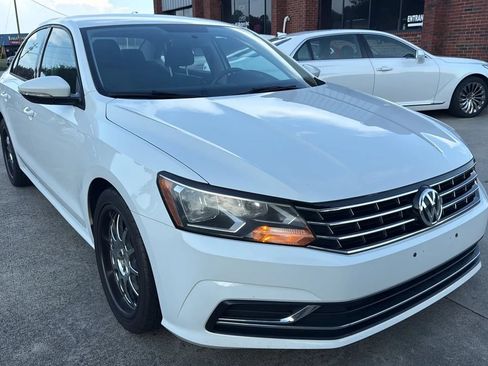 Used 2018 Volkswagen Passat 2.0T S FWD image 7