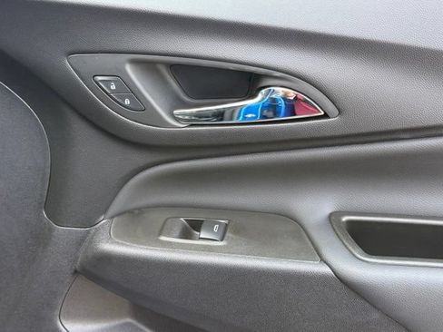 Certified 2024 Chevrolet Equinox LT FWD image 16