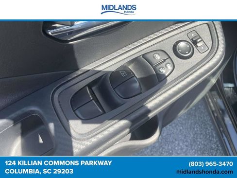 Used 2025 Nissan Versa SV FWD image 15
