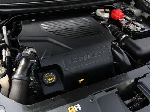 Used 2019 Lincoln MKT AWD image 57