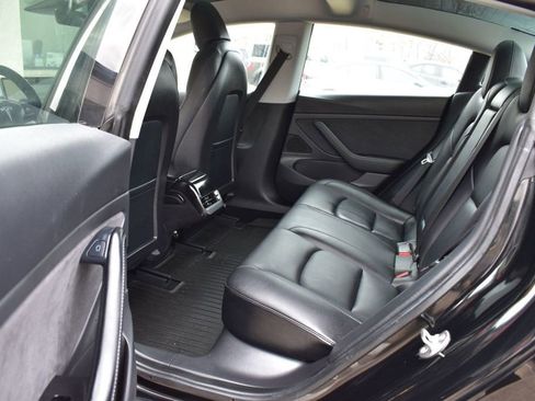 Used 2021 Tesla Model 3 Standard Range Plus image 18