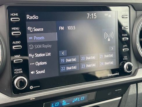 Used 2022 Toyota Tacoma TRD Off-Road image 17