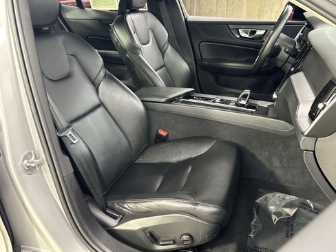Used 2024 Volvo S60 B5 Core FWD image 40