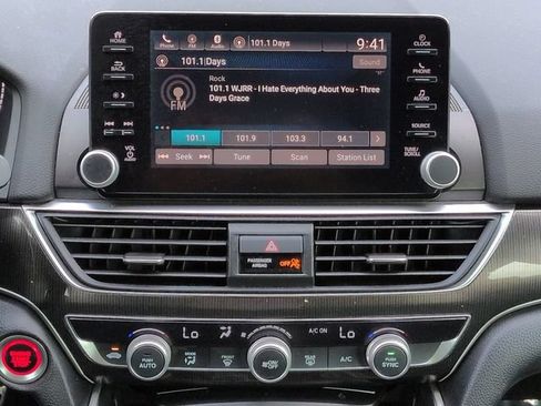 Used 2018 Honda Accord Sport image 17