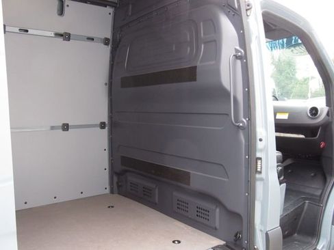 Used 2025 Mercedes-Benz Sprinter 2500 image 18