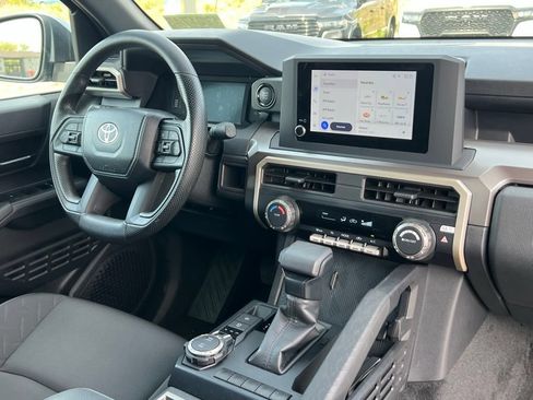 Used 2024 Toyota Tacoma SR5 AWD/4WD image 18