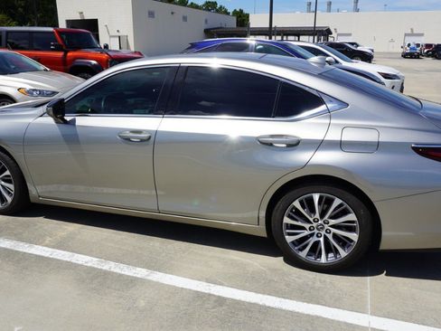 Certified 2020 Lexus ES 350 w/ Accessory Package 2 FWD image 5