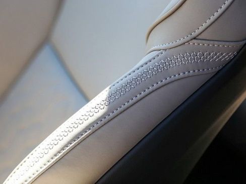 New 2026 Volvo XC90 B6 Plus w/ Protection Package image 17