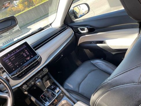 Used 2022 Jeep Compass Limited image 24