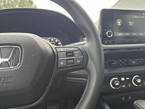 Used 2025 Honda Accord LX image 33