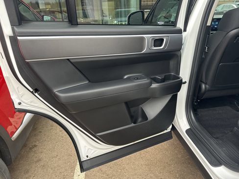 Used 2025 Hyundai Santa Fe SE AWD/4WD image 23