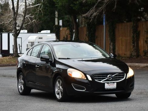 Used 2013 Volvo S60 T5 image 11