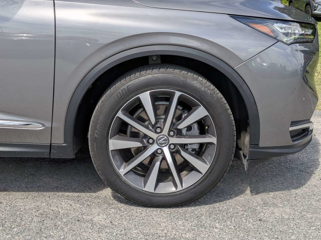 Used 2025 Acura MDX w/ Technology Package FWD image 11